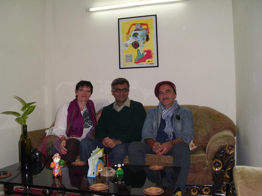 Tatvamasi Homestay New Delhi Luaran gambar